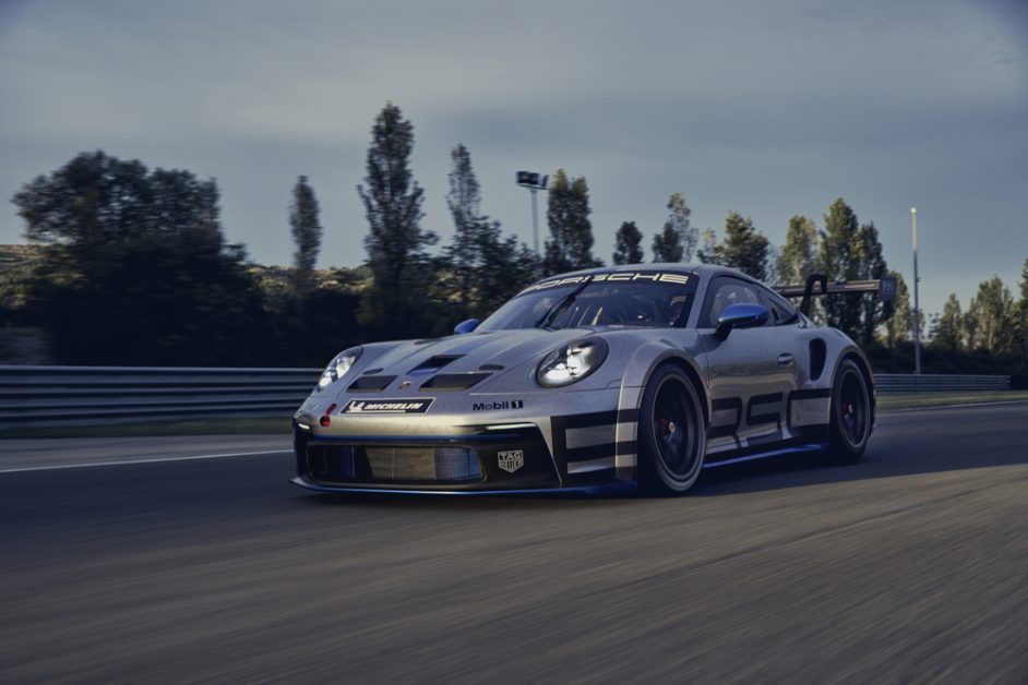แข็งแกร่งและรวดเร็วยิ่งขึ้น อีกระดับแห่งความเร้าใจ: ปอร์เช่ 911 GT3 Cup รุ่นใหม่