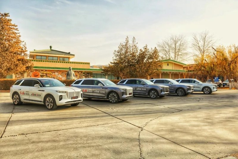 Xinhua Silk Road: China’s iconic sedan brand wraps up “Hongqi Journey” with co-op agreement inked in Gansu with Dunhuang Academy