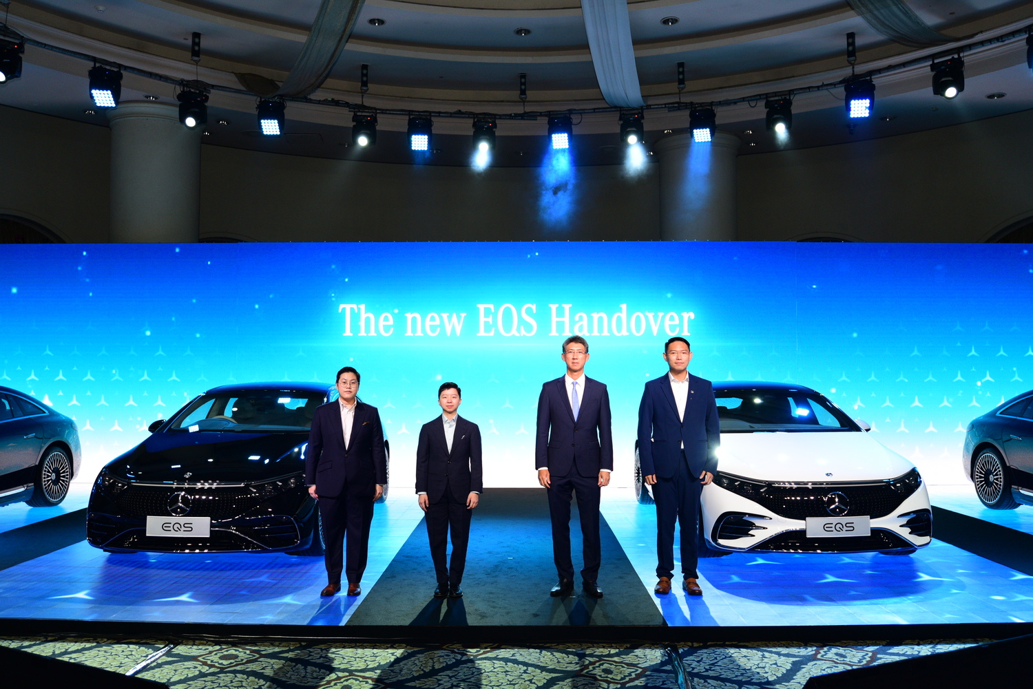 เมอร์เซเดส-เบนซ์ ส่งมอบ “The new EQS” ให้ผู้จำหน่ายอย่างเป็นทางการ 4 แห่ง ตอบรับกระแสความสนใจในยานยนต์ไฟฟ้าระดับลักชัวรีรุ่นใหม่ พร้อมย้ำความมุ่งมั่นสู่อนาคต