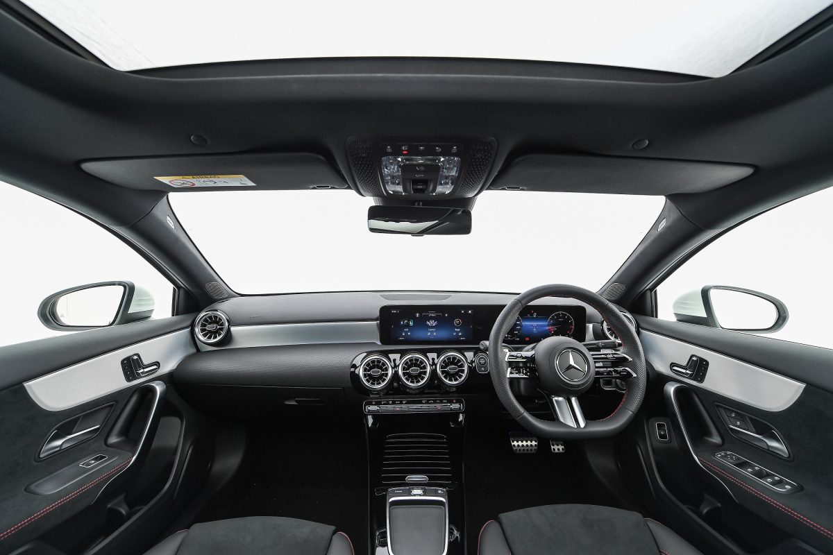 เมอร์เซเดส-เบนซ์ ปรับโฉมซีดานหรูไซส์คอมแพกต์ เปิดตัว The new A-Class โมเดลปี 2023