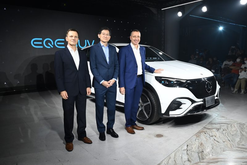 เมอร์เซเดส-เบนซ์ ขยายไลน์อัพ EQE SUV ครบ 3 รุ่น รองรับกลุ่มลูกค้าอีวีที่เติบโตอย่างต่อเนื่อง พร้อมเผยไฮไลท์สุดพิเศษแบบจัดเต็มในงาน Mercedes-Benz StarFest 2023