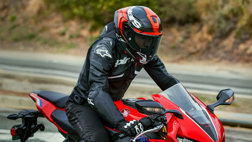 Alpinestars เปิดตัวหมวกกันน็อค Supertech R10 ชูจุดเด่นเทคโนโลยีจากสนาม MotoGP