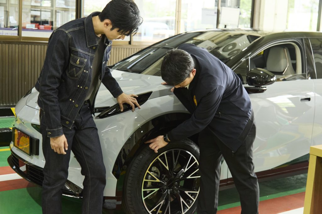กรมการขนส่งทางบก ผนึกกำลัง ยางคอนติเนนทอล และ ZEEKR แนะเทคนิคเตรียมพร้อมรถ EV ยกระดับความปลอดภัยขั้นสุดทุกการเดินทาง