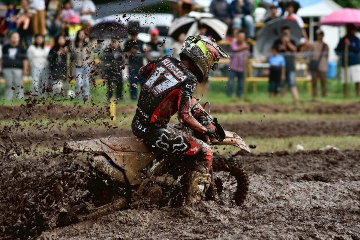 “นีโม่-จิรัฎฐ์” ขับ Honda CRF450R คว้าชัยสนามที่ 8 ลุ้นแชมป์ประเทศไทย