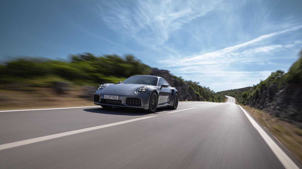 Porsche 911 Turbo S ยนตรกรรมสปอร์ตที่เหนือกว่าในทุกด้าน