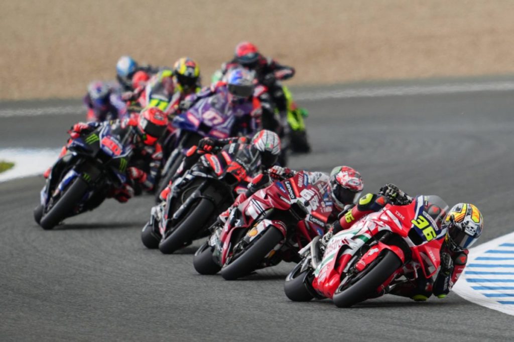 “ซาร์โก-มารินี” ฝ่าดราม่าฝนกระหน่ำช่วงท้าย คว้าแต้มสปรินต์ โมโตจีพี เฮเรซ