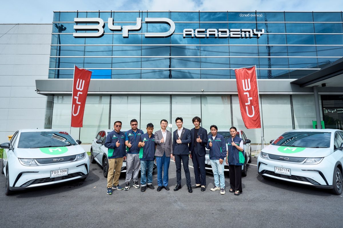 บีวายดี ประเทศไทย ผนึกกำลังกับ LINE MAN ส่งมอบรถ BYD เดินหน้าสร้าง ระบบนิเวศของยานยนต์ไฟฟ้า รองรับการขยายเครือข่าย EV บน LINE MAN RIDE