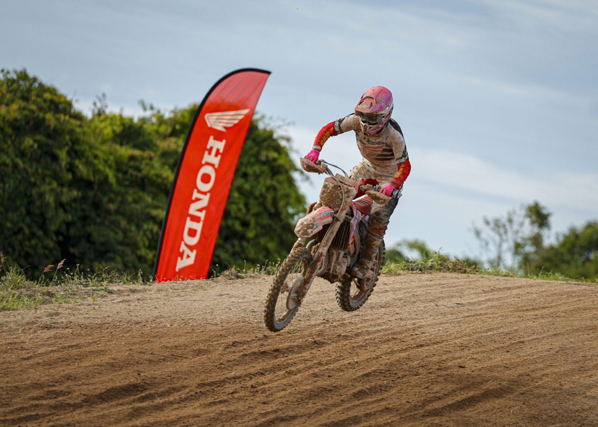 นักบิดฮอนด้า ผงาดคว้าชัย Honda CRF 2 รุ่นไฮไลต์ “นีโม่-จิรัฎฐ์” คว้าท็อป 5 ศึก FMSCT Thailand Motocross สนาม 8